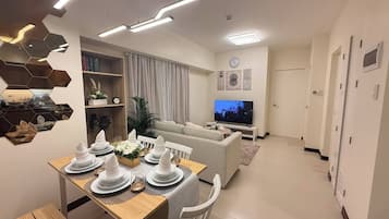 Apartment, 2 Bedrooms, Accessible | Ruang makan