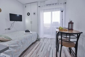 1 室のベッドルーム、アイ�ロン / アイロン台、WiFi、ベッドシーツ