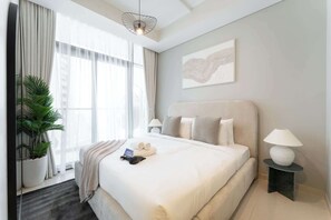 2 bedrooms, iron/ironing board, WiFi, bed sheets - StayShort - Classy 2BR in Business Bay with Wonderful Views! (Business Bay)