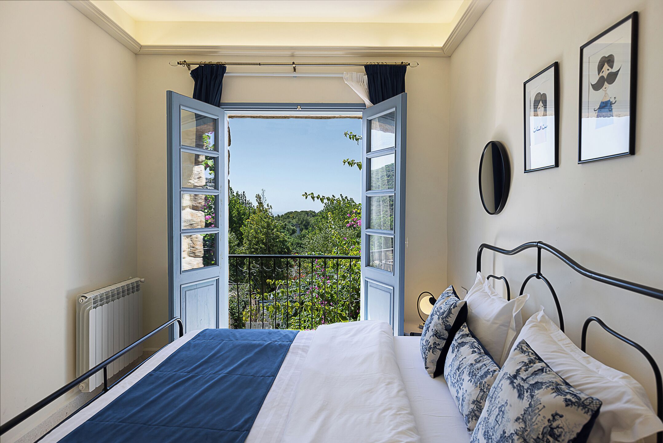 2 bedrooms, internet, bed sheets