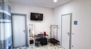 Classic Room, City View | Desk, laptop workspace, free WiFi