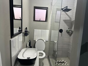 Handtücher, Seife, Toilettenpapier