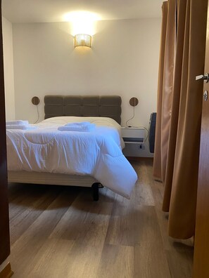 1 bedroom, iron/ironing board, Internet, bed sheets - Apartment in Santa Rosa 1st floor by staircase (Santa Rosa)