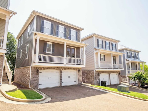 Exterior - Tanglewood Touchback | Best Playoff Weekend Rate (Oxford)