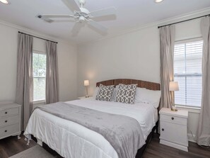 3 bedrooms, iron/ironing board, WiFi, bed sheets