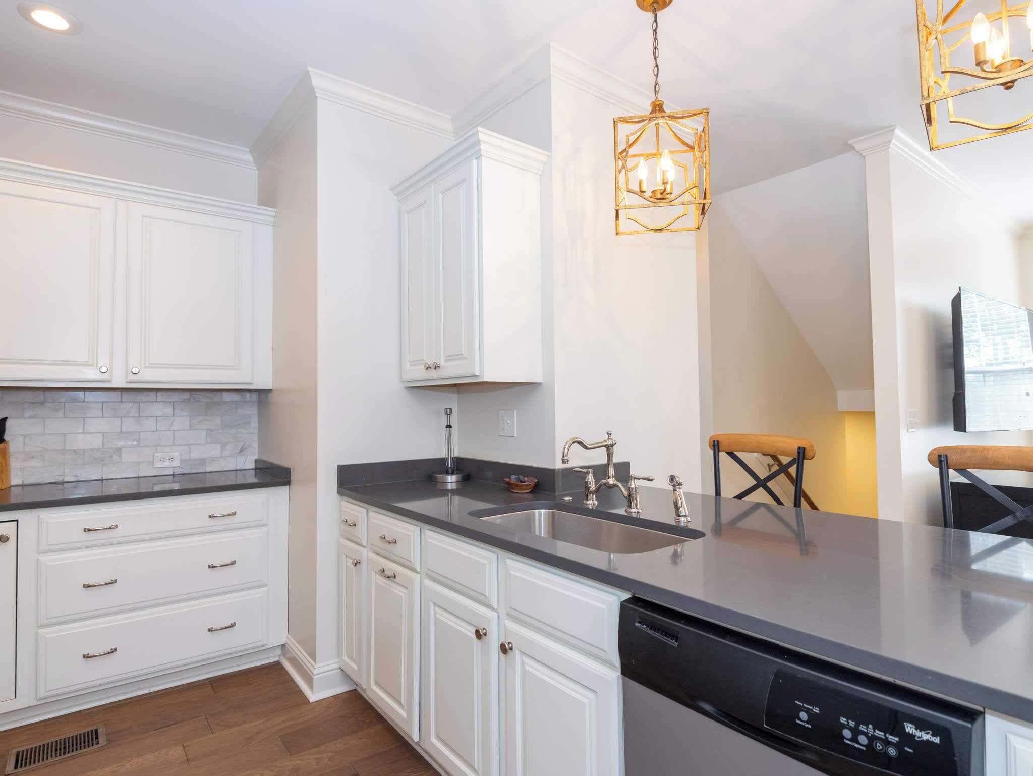 冰箱、微波炉、烤箱、炉灶