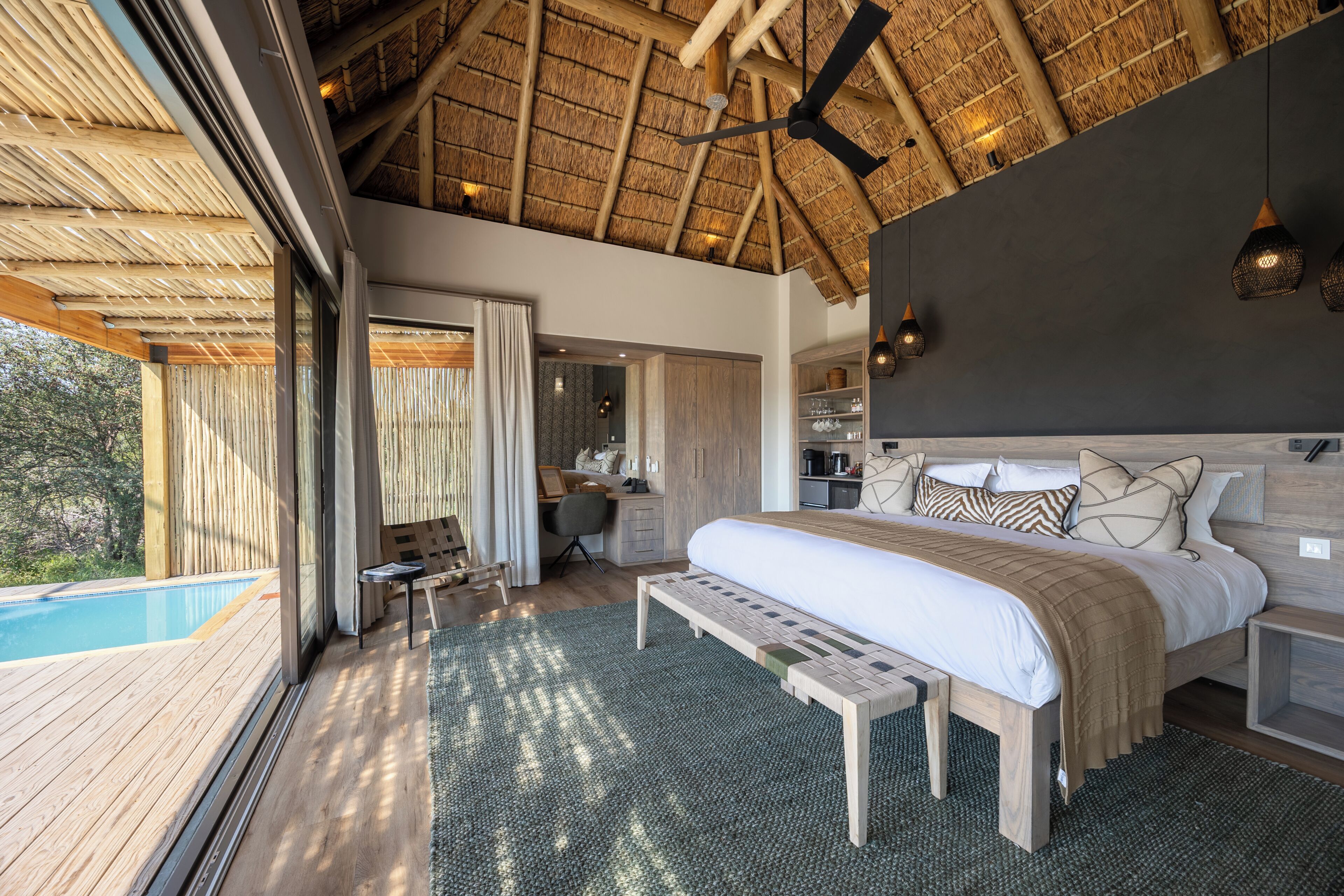 Riverbed Suite | Premium bedding, minibar, in-room safe, blackout curtains