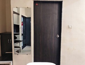 Deluxe Double Room | Egyptian cotton sheets, premium bedding, desk, laptop workspace - HOTEL SUNWAY (Ahmedabad)