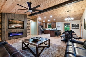 Smart TV, chimenea, videojuegos, futbolito