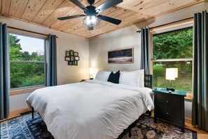 5 室のベッドルーム、アイロン / アイロン台、WiFi (無料)、ベッドシーツ