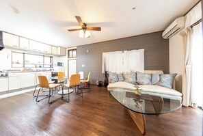 Vila, Bebas Asap Rokok | Area keluarga