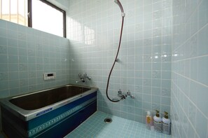Villa, Non Smoking | Bathroom | Combined shower/bathtub, free toiletries, hair dryer, towels