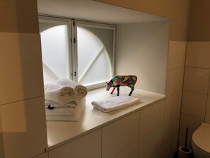 Kahden hengen standard-huone, kaupunkinäköala | Kylpyhuone