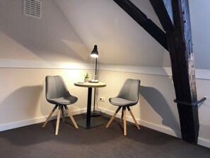 Cortinas blackout, sistema de insonorización y wifi gratis 