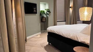 Cuypers | Blackout drapes, soundproofing, free WiFi