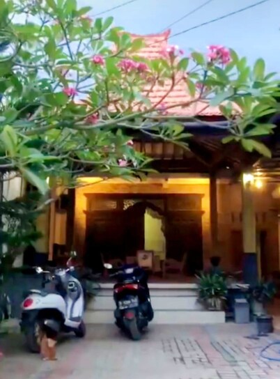 Omah Joglo Pulau Merah