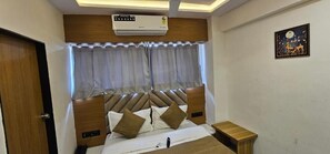 Room - Hotel Lee Grand (Ahmedabad)