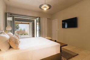 Exclusive Villa, Sea View | Egyptian cotton sheets, premium bedding, memory foam beds, in-room safe