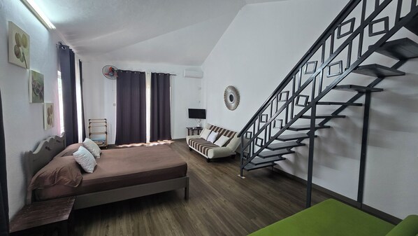Classic Apartment | Blackout drapes, free WiFi