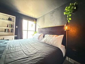 熨斗/熨衫板、Wi-Fi、床單