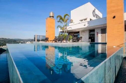 Complete Apartment 900m from Oktoberfest with Rooftop Pool, Gym and Wi-Fi 