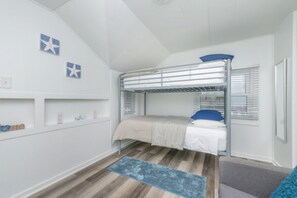 2 bedrooms, iron/ironing board, free WiFi