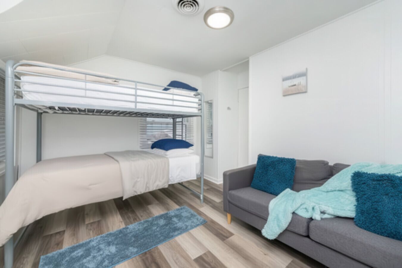 2 habitaciones, tabla de planchar con plancha y wifi gratis 