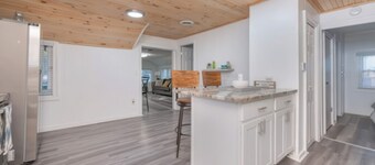 2BR Shoreside Retreat w/ Beach Access & Interiors