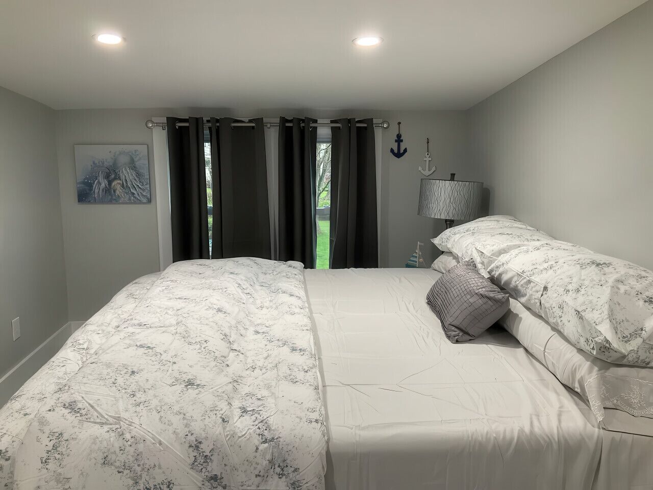 4 bedrooms, desk, iron/ironing board, free WiFi