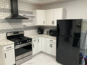 Micro-ondes, four, plaque de cuisson, lave-vaisselle