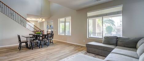 智能电视、乒乓球