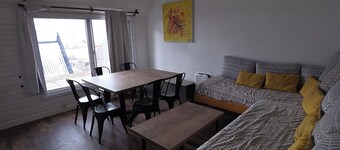 Beautiful 2 bedroom apartment, newly renovated