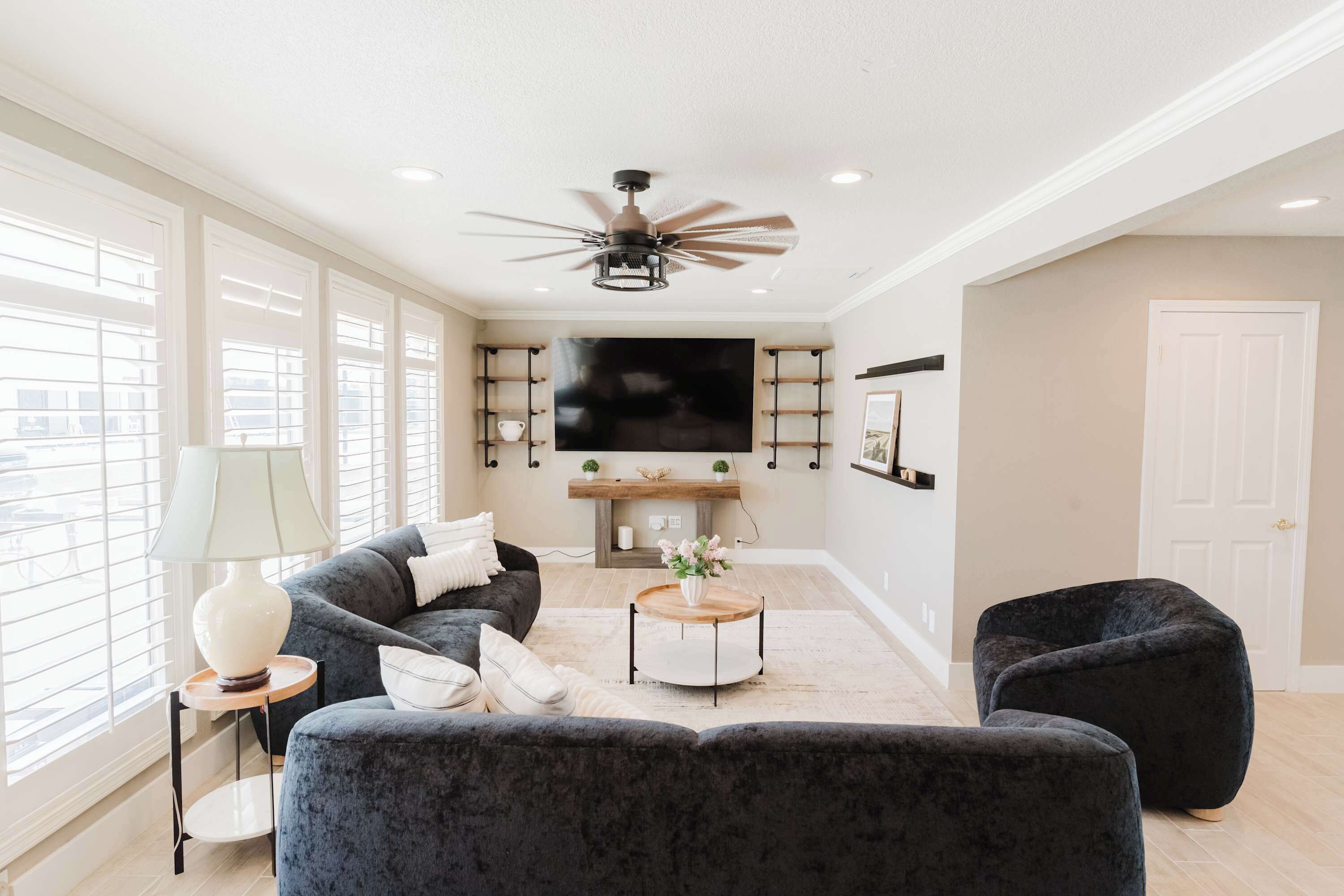 TV, fireplace, stereo, offices