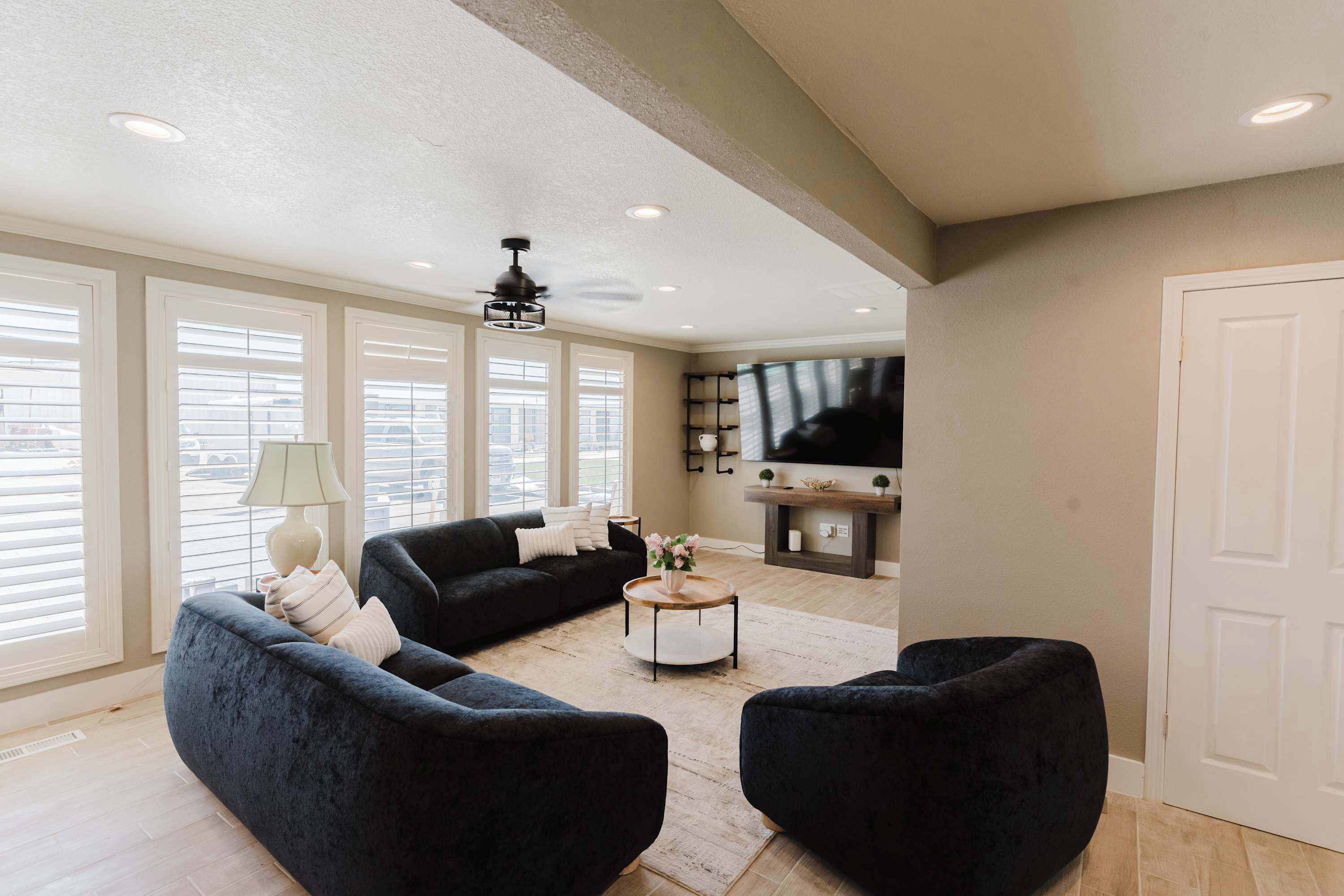 TV, fireplace, stereo, offices