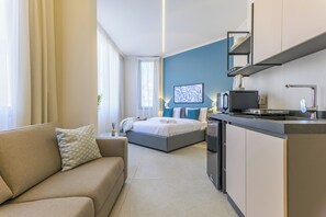 C4 | Private kitchenette | Mini-fridge, microwave, stovetop, coffee/tea maker