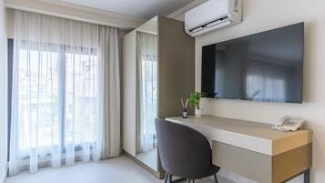 C14 | Living area | Smart TV, streaming services