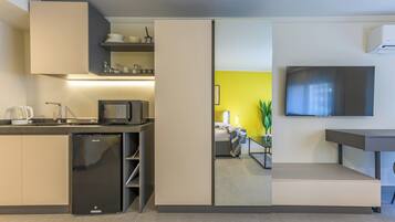 C18 | Living area | Smart TV, streaming services