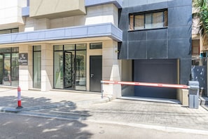 Pintu masuk hartanah