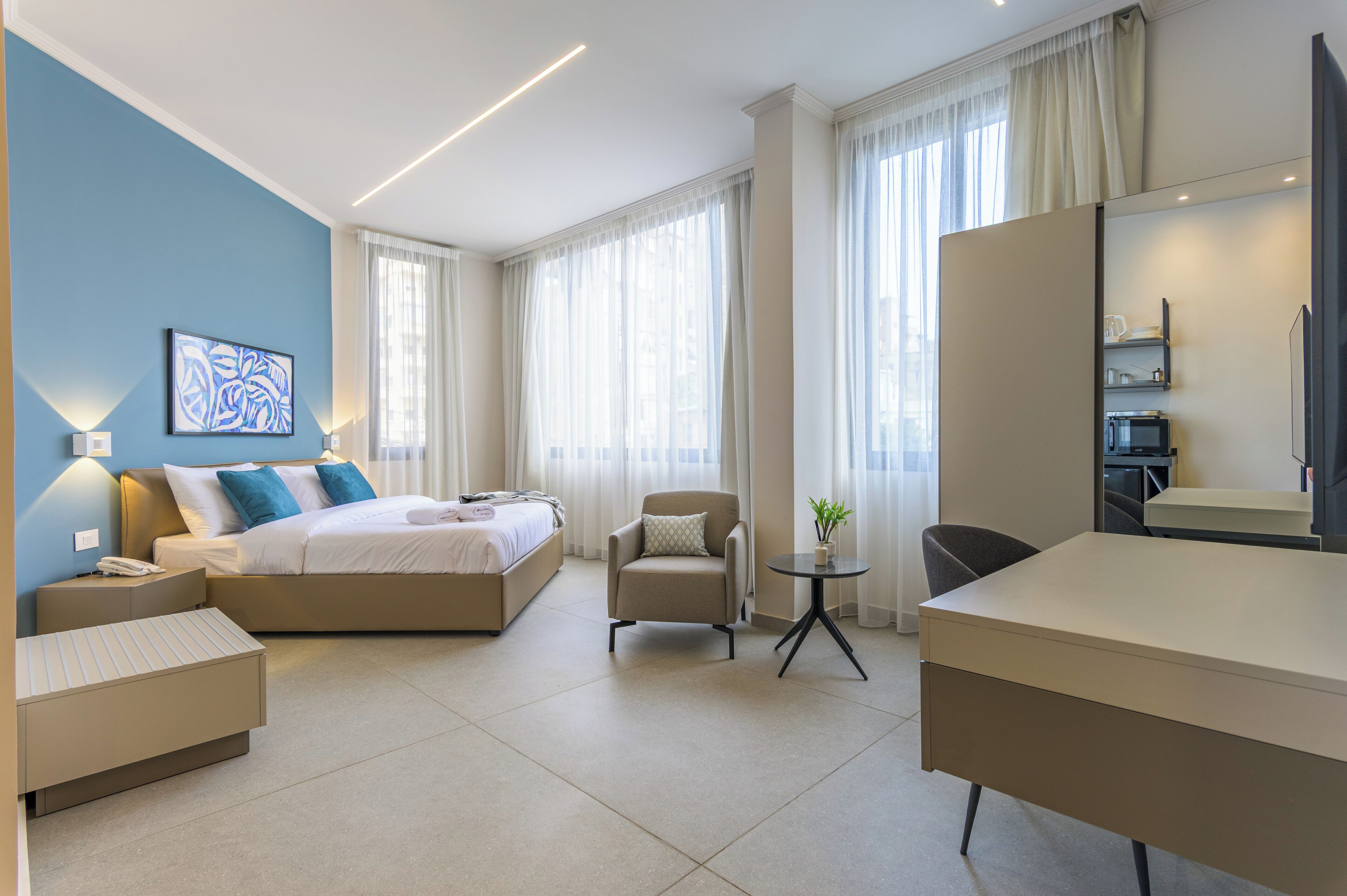 C5 | Individually decorated, individually furnished, blackout drapes