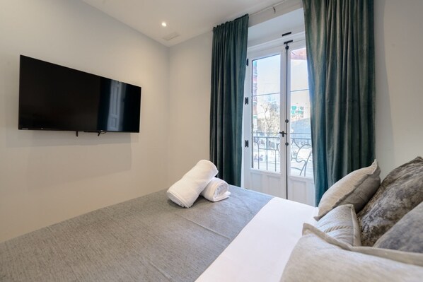 3 slaapkamers, een strijkplank/strijkijzer, wifi, beddengoed