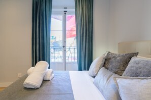 3 chambres, fer et planche à repasser, Wi-Fi, draps fournis