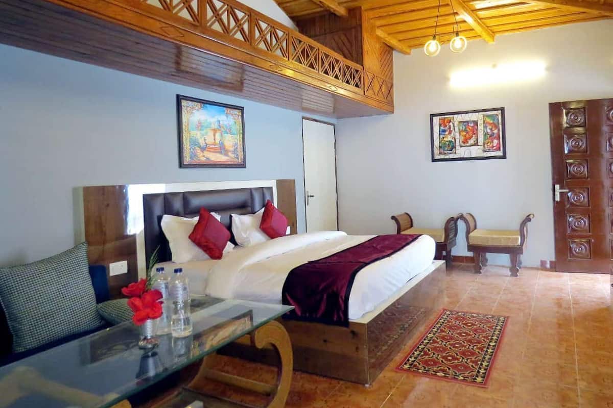 Habitación cuádruple familiar, vistas a la ciudad | Wifi gratis y ropa de cama
