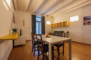 Apartment, 1 Bedroom | Living area