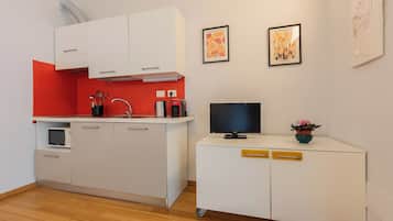 Studio | Cuisine privée | Réfrigérateur, micro-ondes, plaque de cuisson
