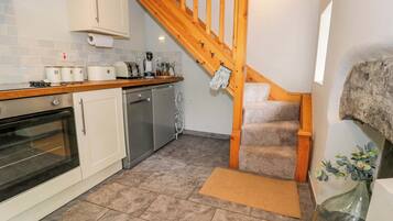 Dishwasher, cookware/dishes/utensils