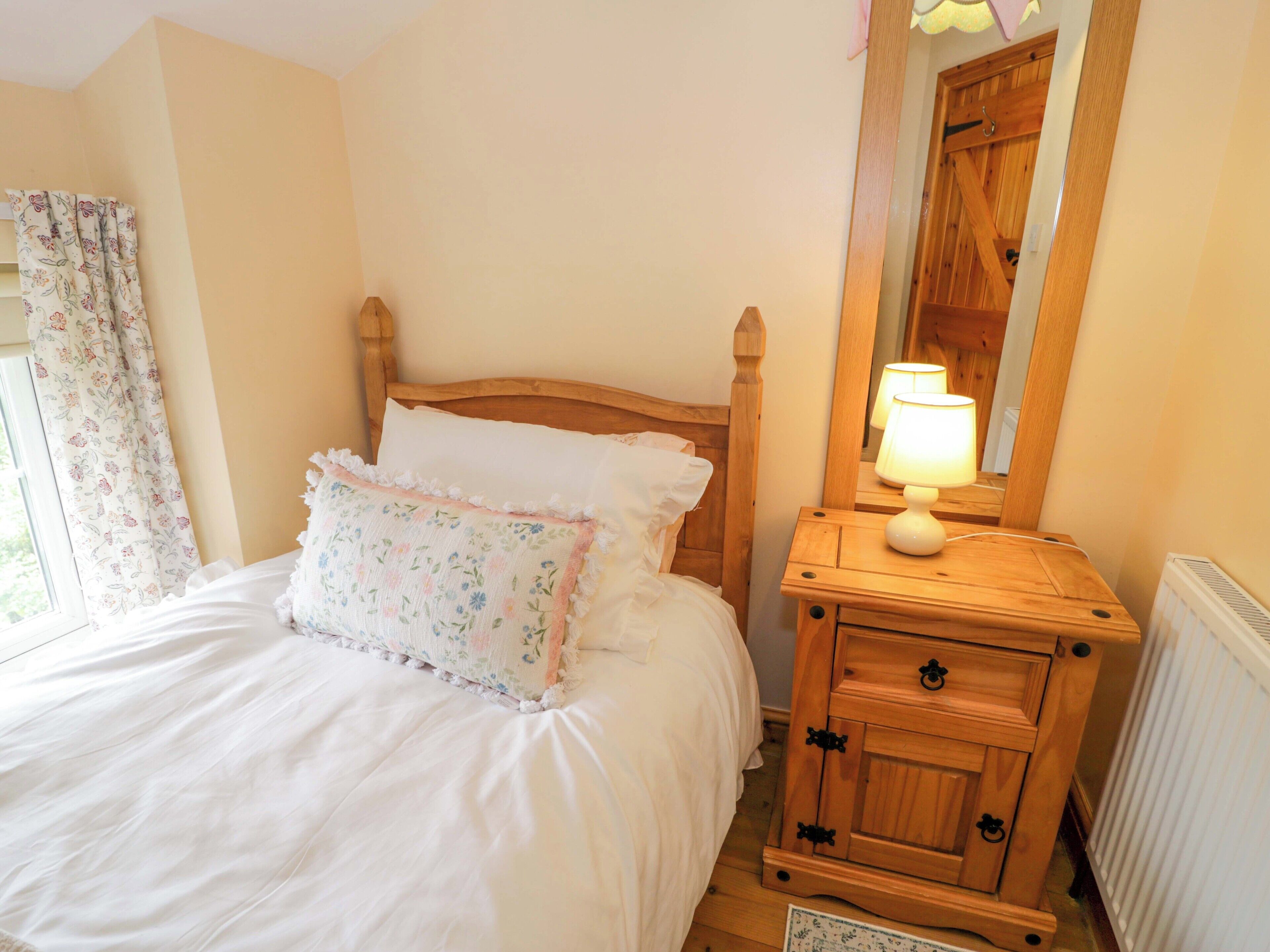 2 bedrooms, individually decorated, individually furnished, free WiFi