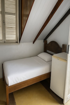 Quarto conforto, vista para a piscina | Cortinas blackout