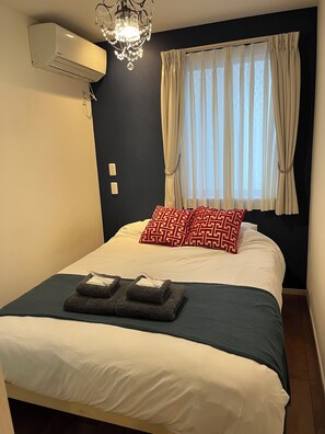4 bedrooms, WiFi, bed sheets