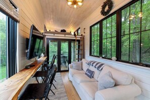 Apartment | 11 bedrooms, Internet