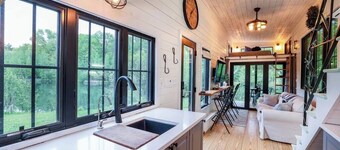 Hidden Retreat 4-homes 134 Acres